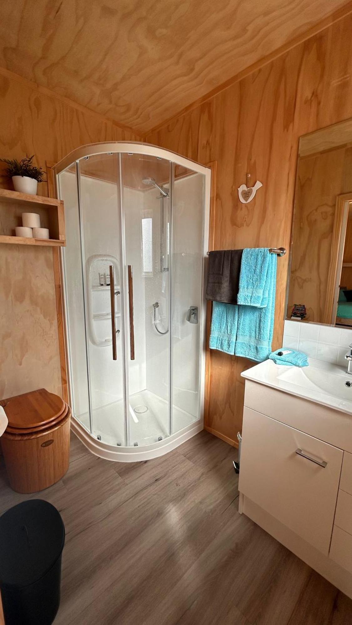 Cosy Tiny Container Cabin Carterton Exterior foto