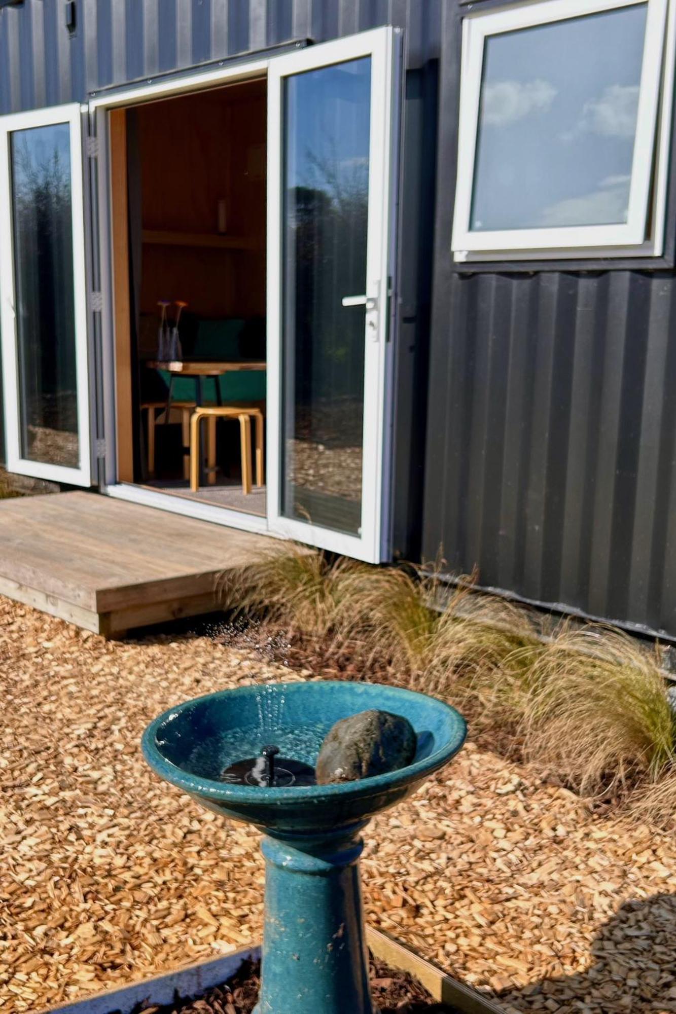 Cosy Tiny Container Cabin Carterton Exterior foto
